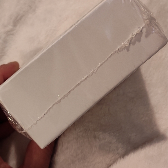 NWT! Earphone 2nd Generation Air pods - Picture 5 of 5